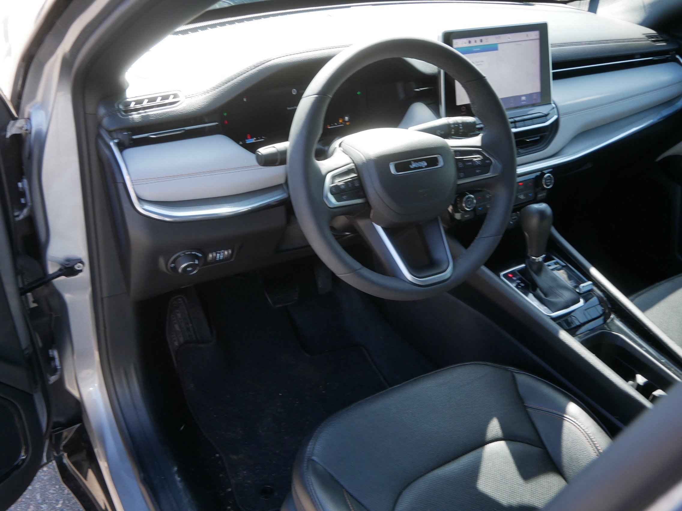 Used 2023 Jeep Compass Limited w/ Elite Group AWD/4WD image 20