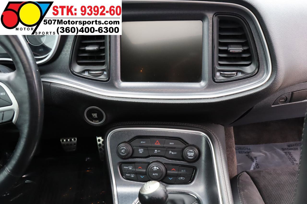 Used 2015 Dodge Challenger R/T Scat Pack w/ Leather Interior Group RWD image 19