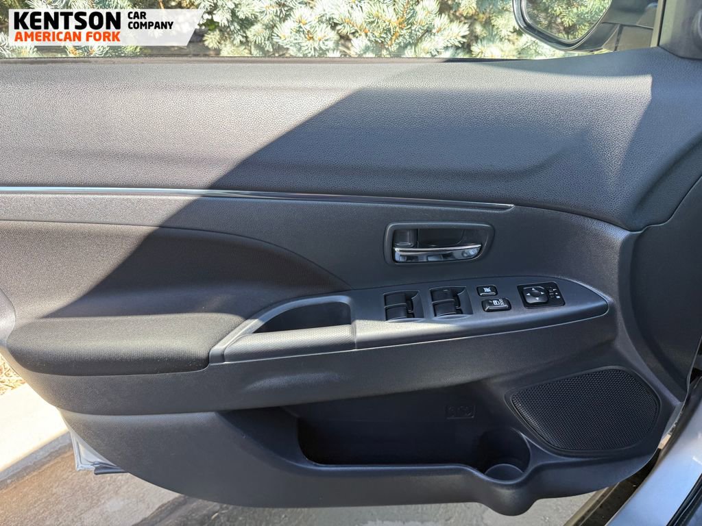 Used 2025 Mitsubishi Outlander Sport ES image 19
