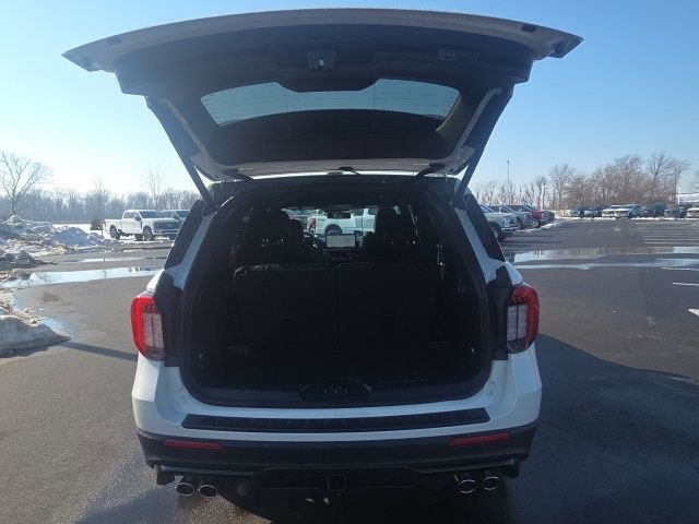 Used 2025 Ford Explorer ST image 8