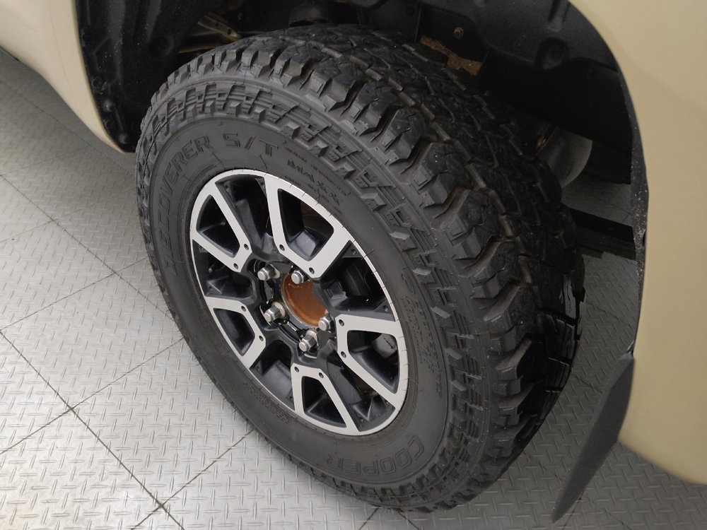 Used 2019 Toyota Tundra SR5 w/ SR5 Upgrade Package AWD/4WD image 31