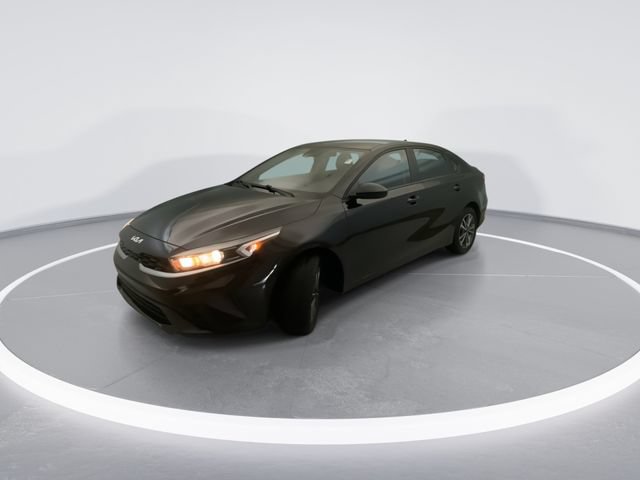 Used 2023 Kia Forte LXS FWD image 2