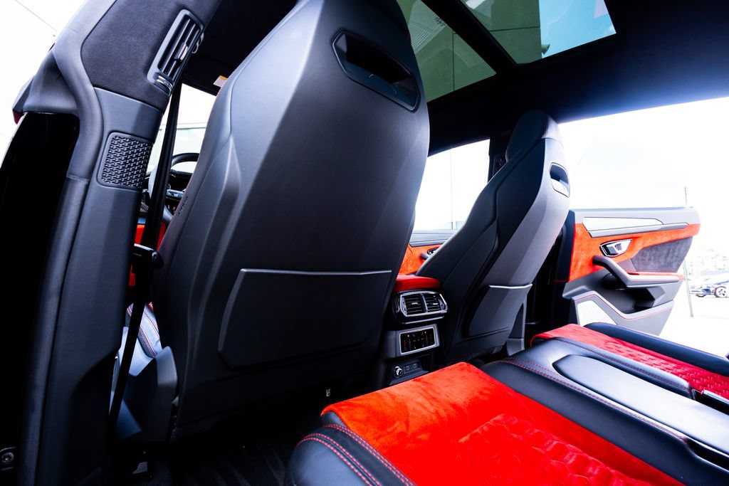 Used 2022 Lamborghini Urus AWD/4WD image 52