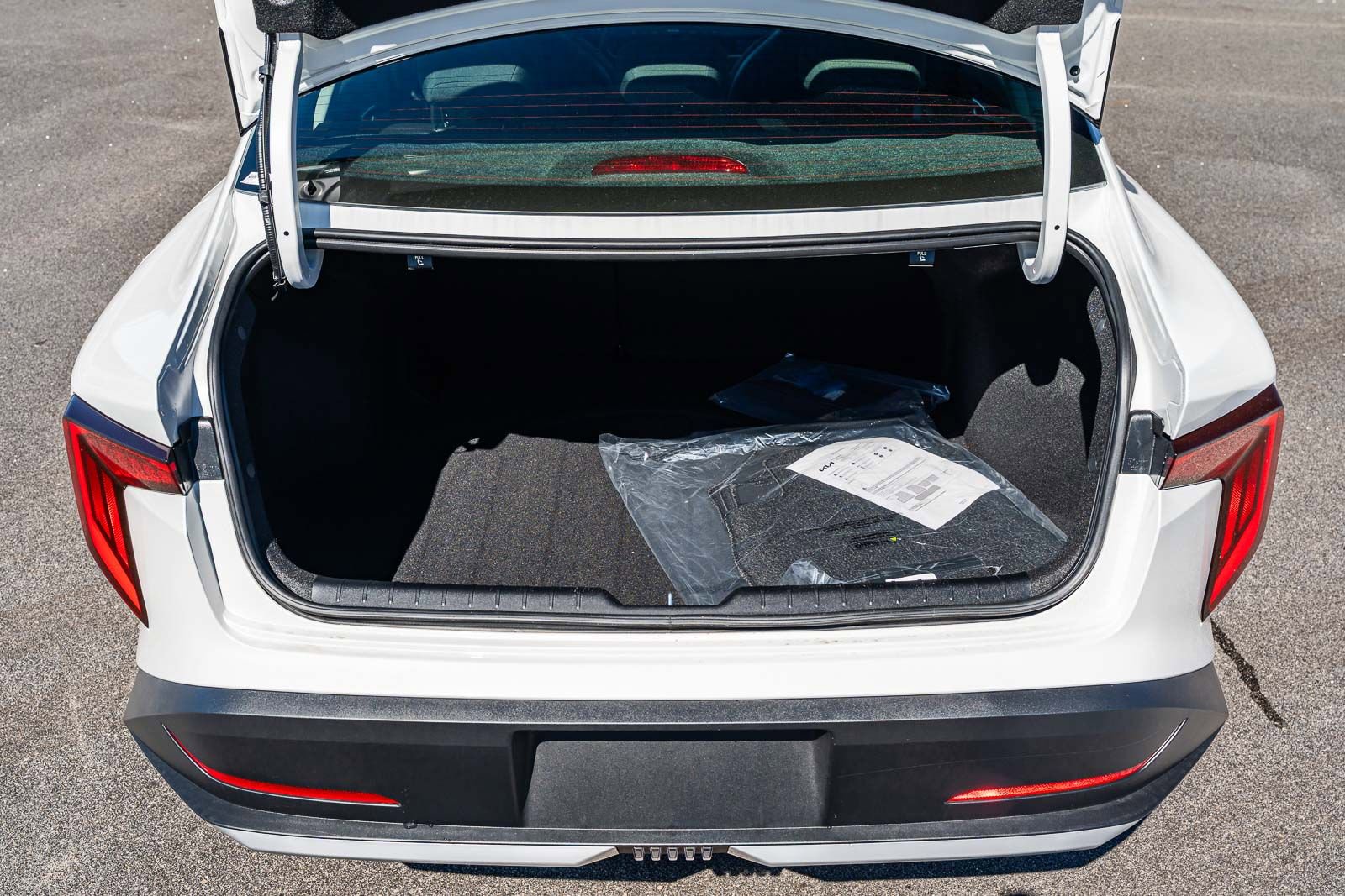 New 2026 Kia K4 LXS image 10