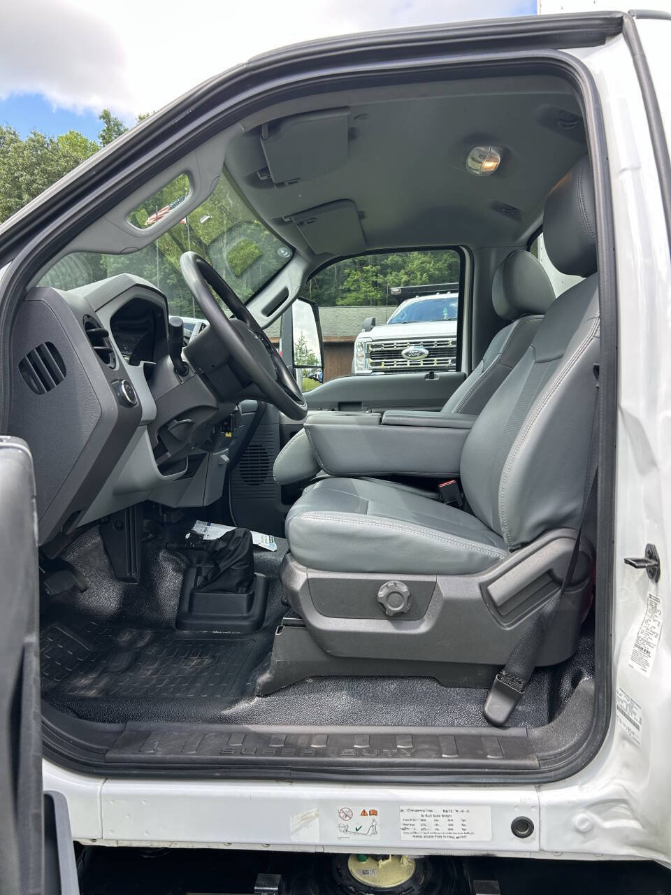 Used 2023 Ford F650 2WD Regular Cab Super Duty image 38