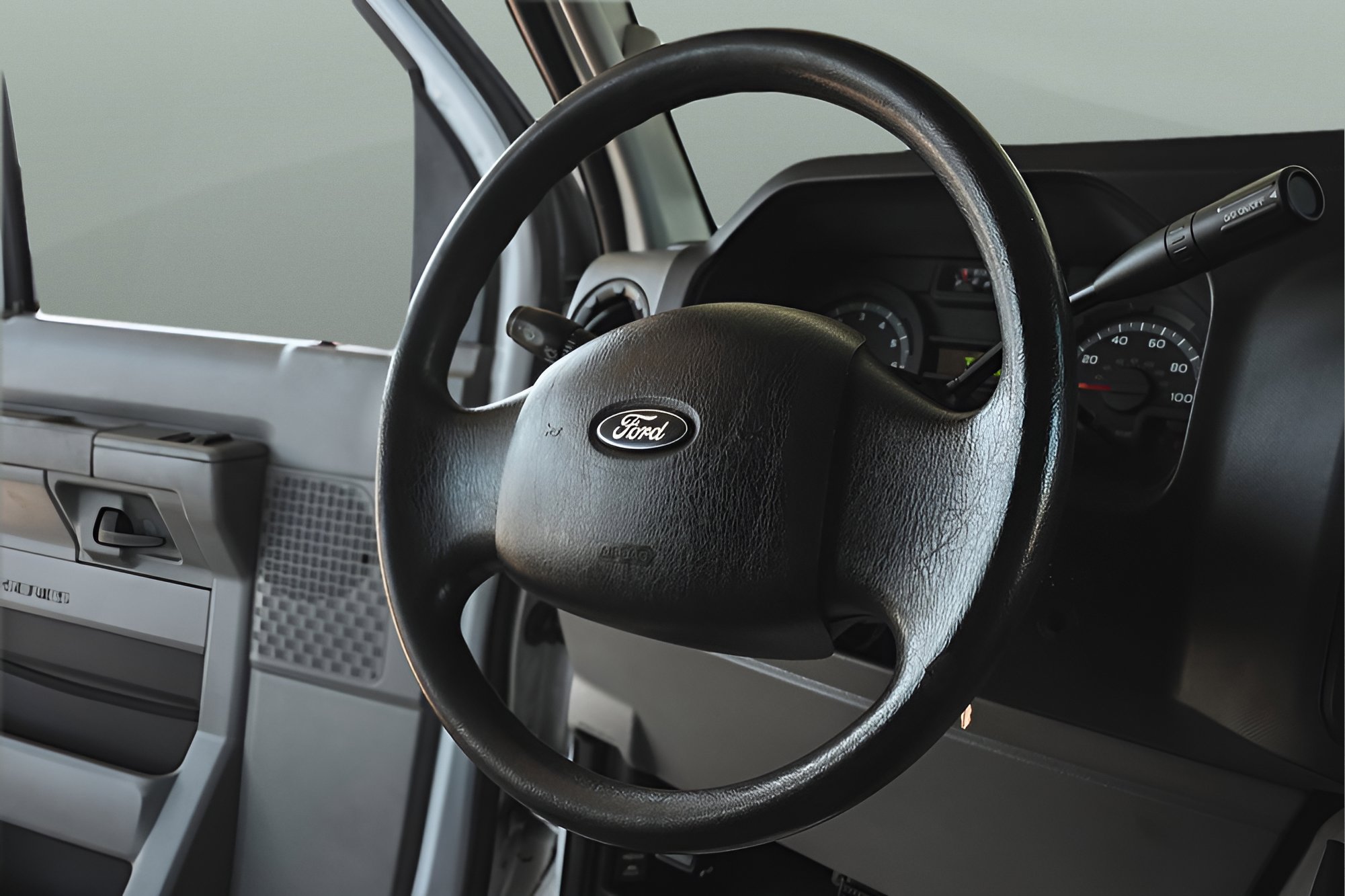 Used 2014 Ford E-150 and Econoline 150 w/ Power Group RWD image 19