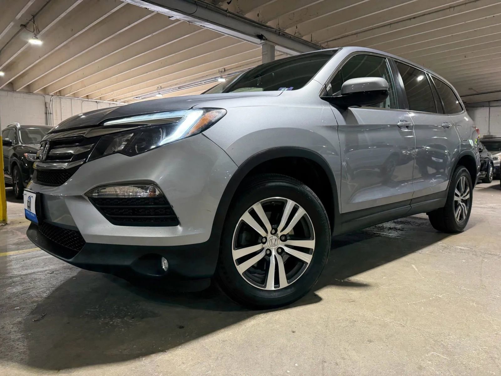 Used 2017 Honda Pilot EX-L image 2
