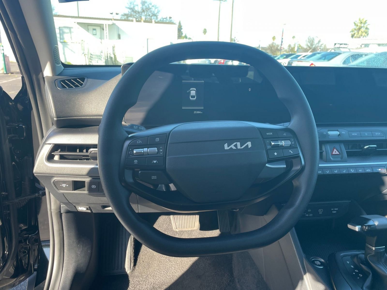 Used 2025 Kia K4 LXS image 29