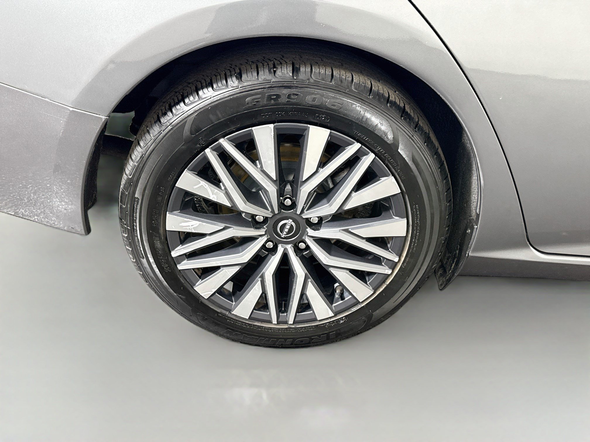 Used 2023 Nissan Altima 2.5 SV FWD image 33