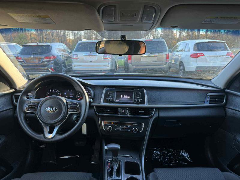 Used 2017 Kia Optima LX image 17