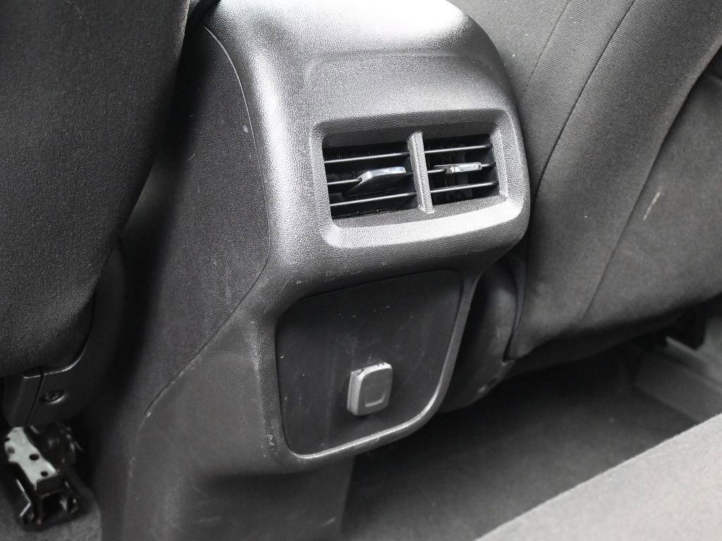 Used 2018 Chevrolet Equinox LS image 31