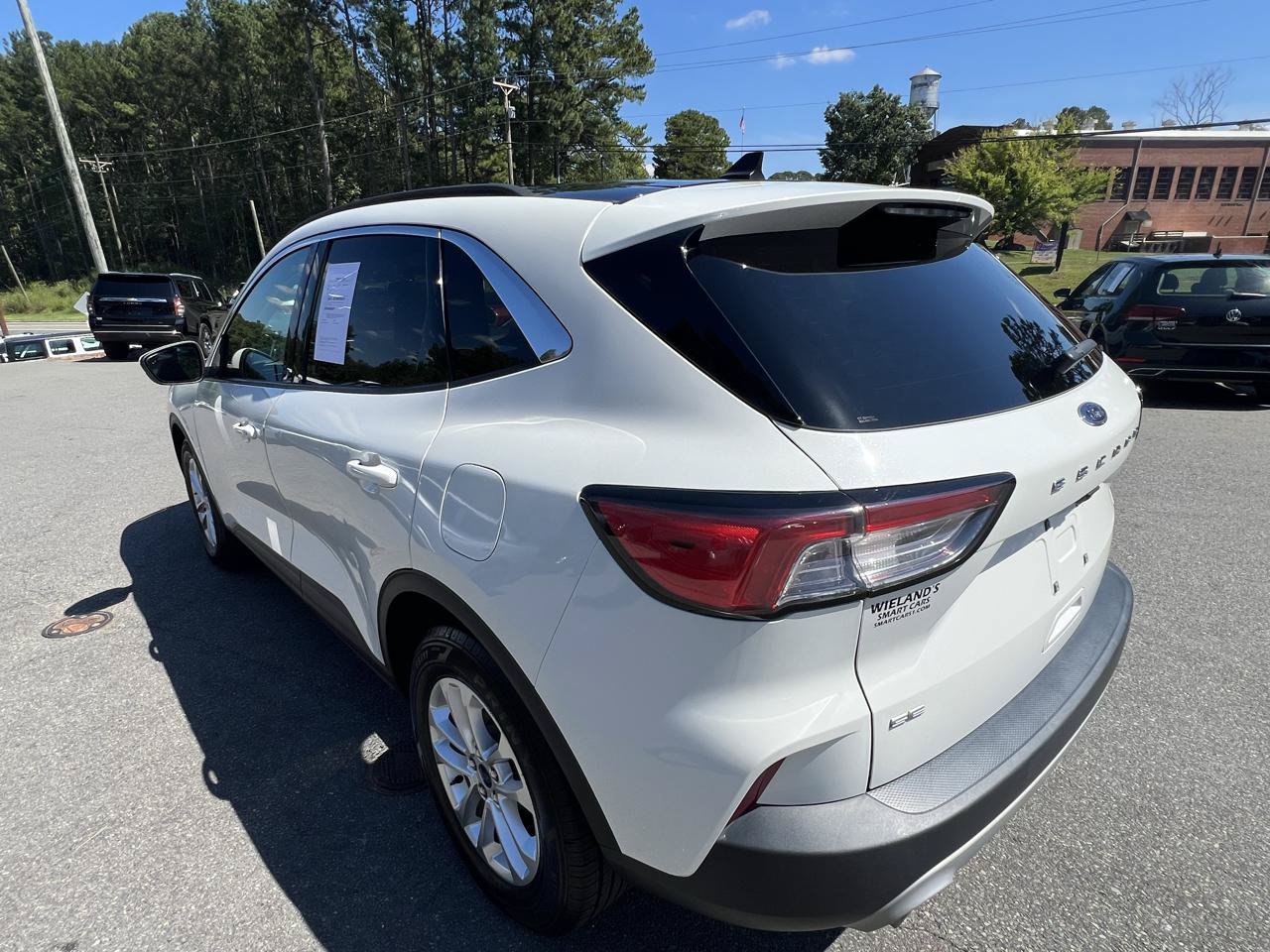 Used 2021 Ford Escape SE w/ Convenience Package FWD image 3