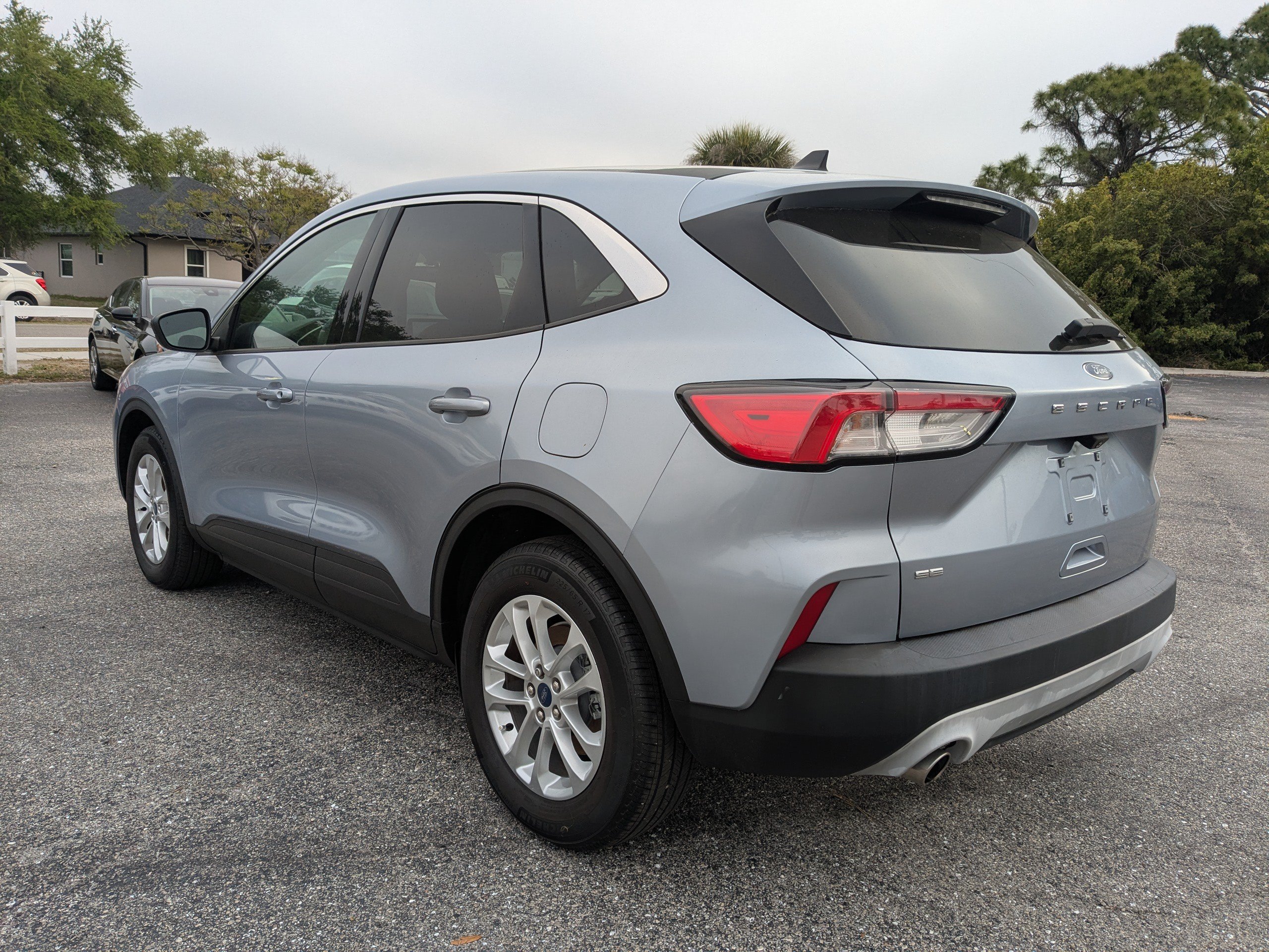 Used 2022 Ford Escape SE FWD image 6