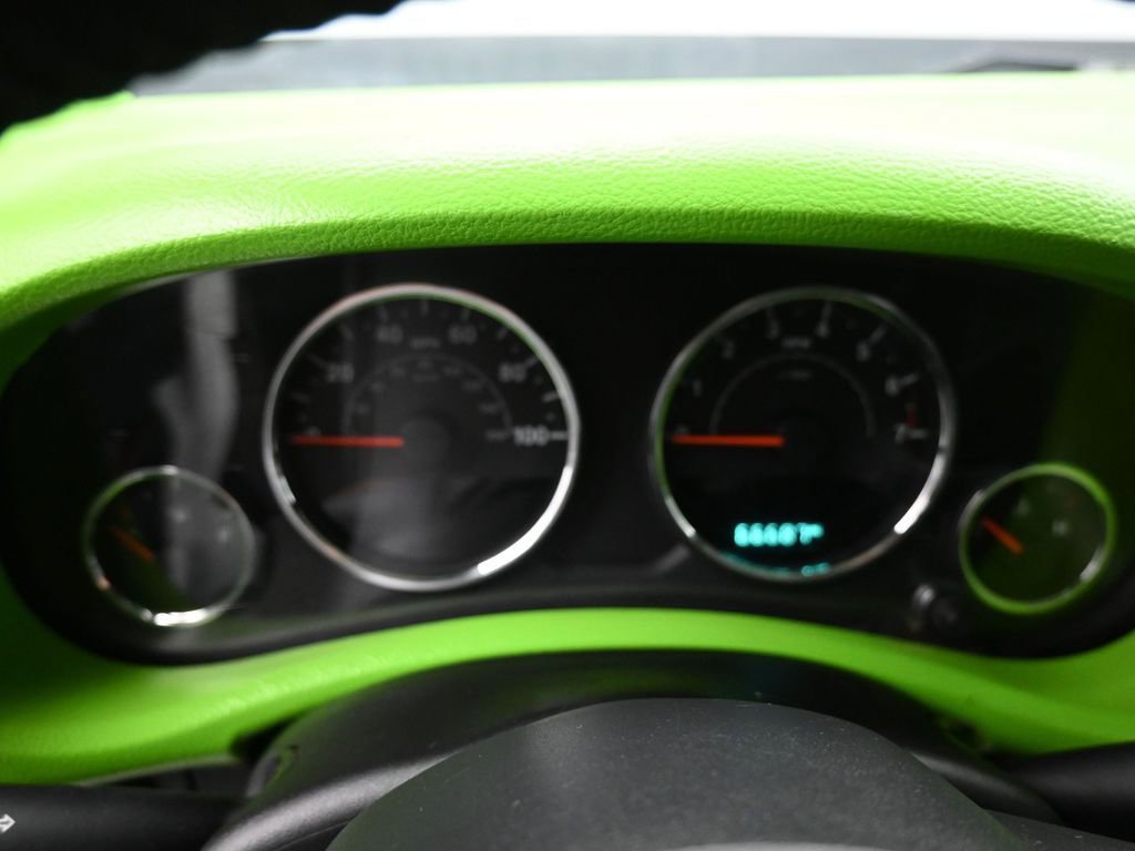 Used 2017 Jeep Wrangler Unlimited Rubicon AWD/4WD image 9