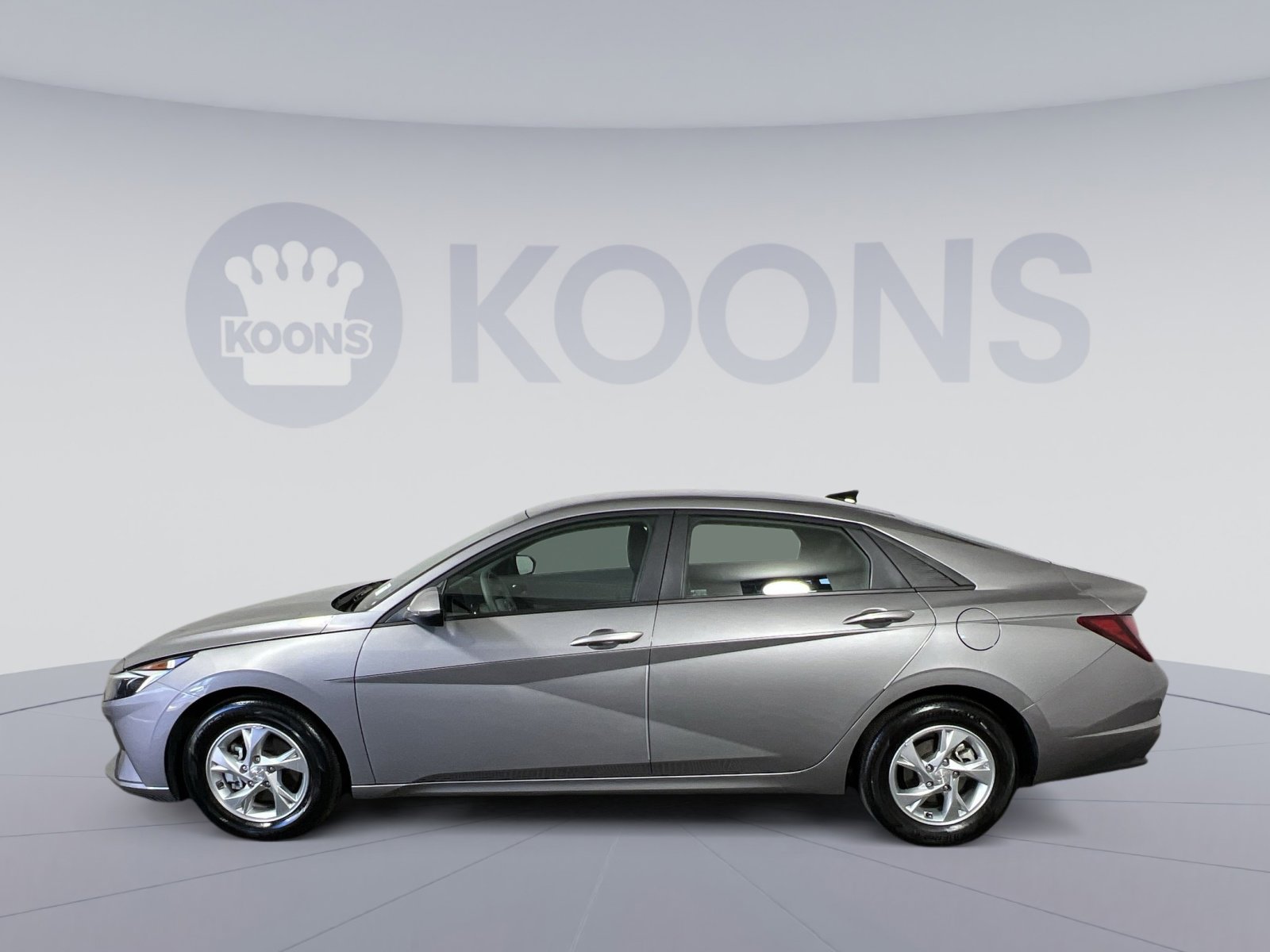 Used 2023 Hyundai Elantra SE w/ Cargo Package image 2