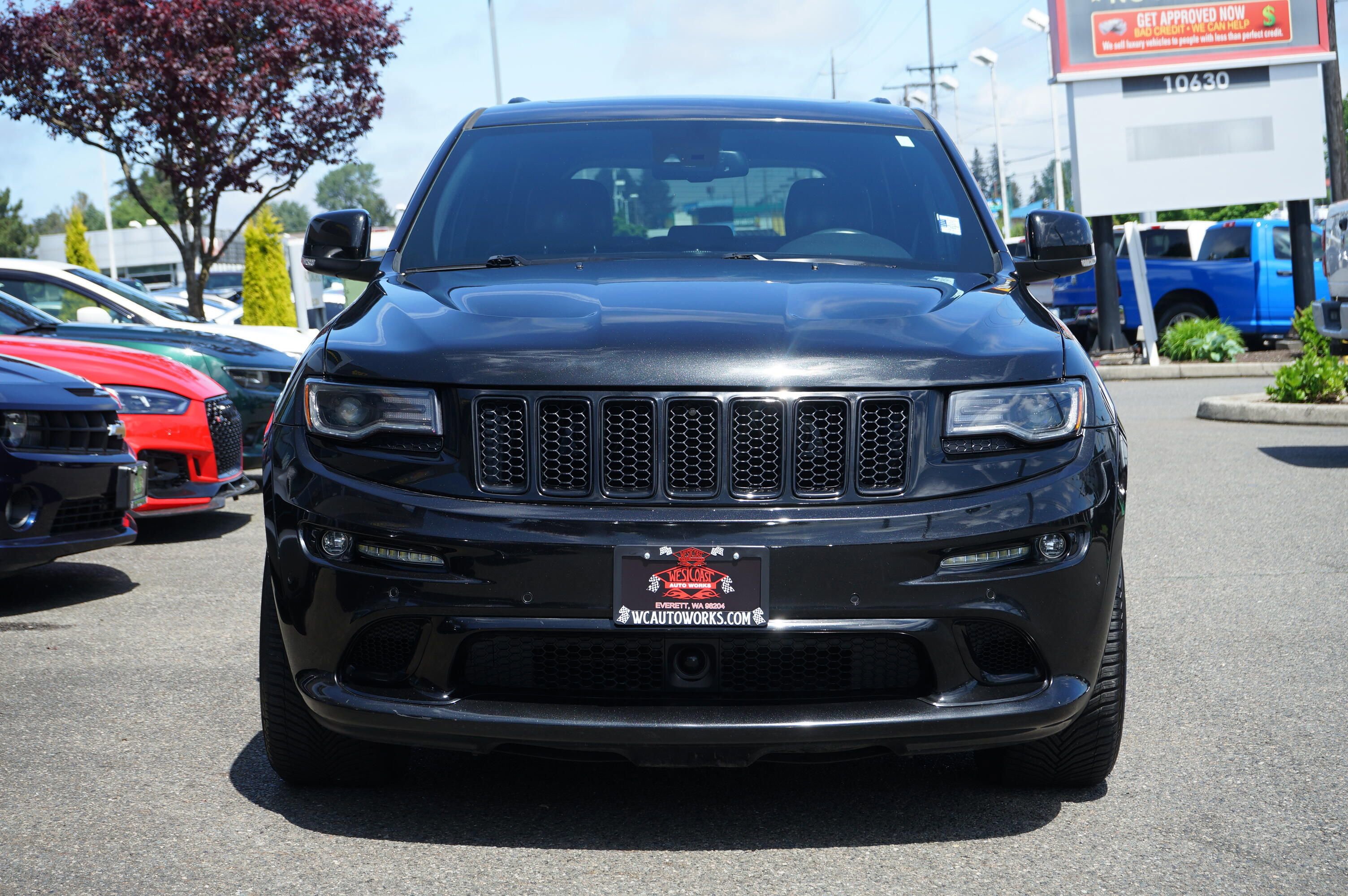 Used 2015 Jeep Grand Cherokee SRT w/ Luxury Group II AWD/4WD image 8