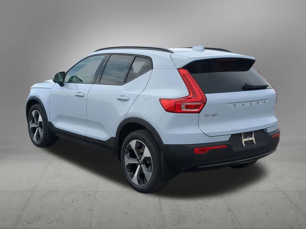 New 2026 Volvo XC40 B5 Plus w/ Climate Package AWD/4WD image 4
