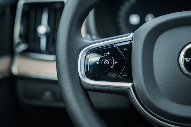 New 2026 Volvo XC90 B6 Plus w/ Protection Package Premier image 28