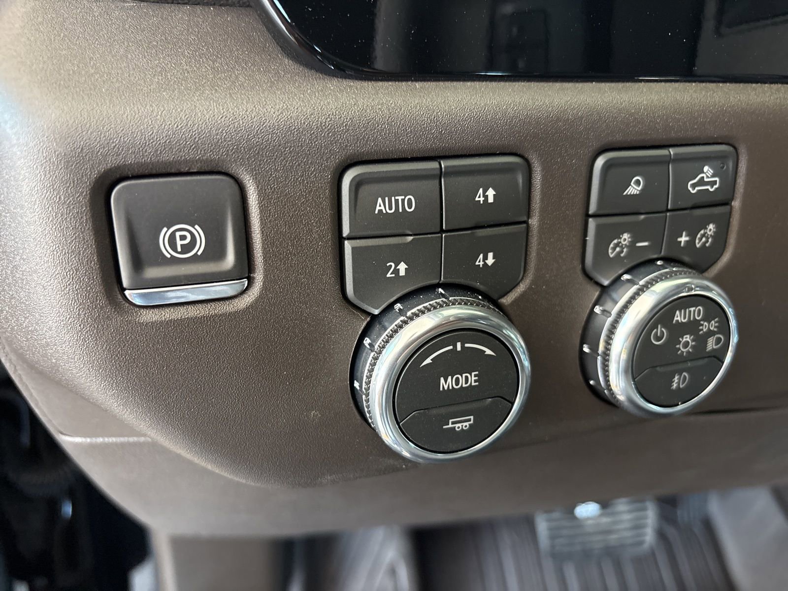 New 2026 GMC Sierra 1500 SLT image 14