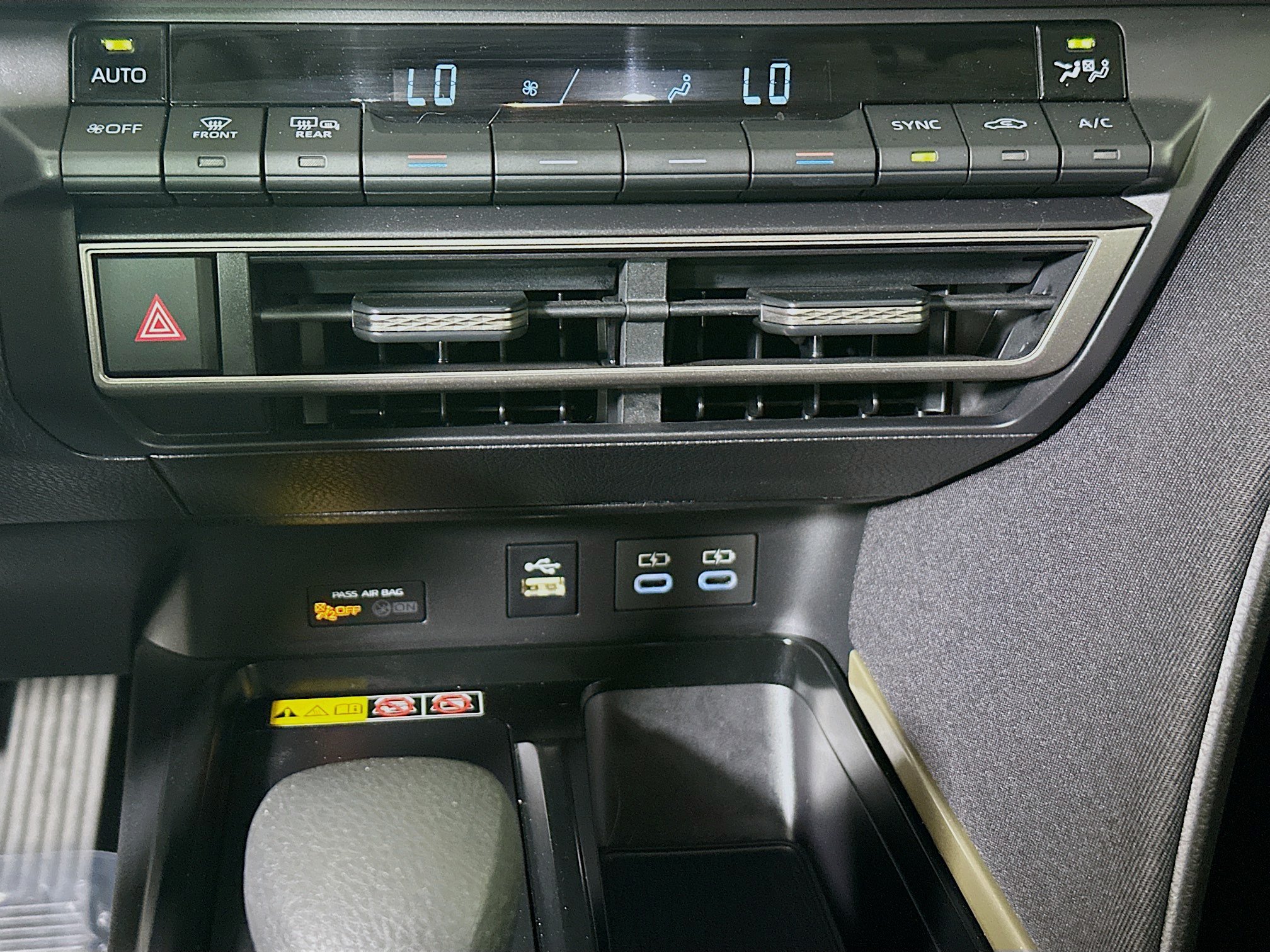 Used 2025 Toyota Camry LE w/ Convenience Package FWD image 23