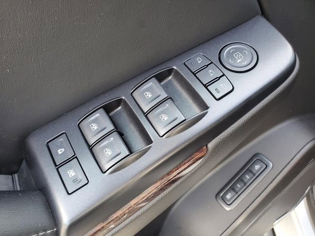 Used 2015 GMC Yukon SLT w/ HD Trailering Package image 18