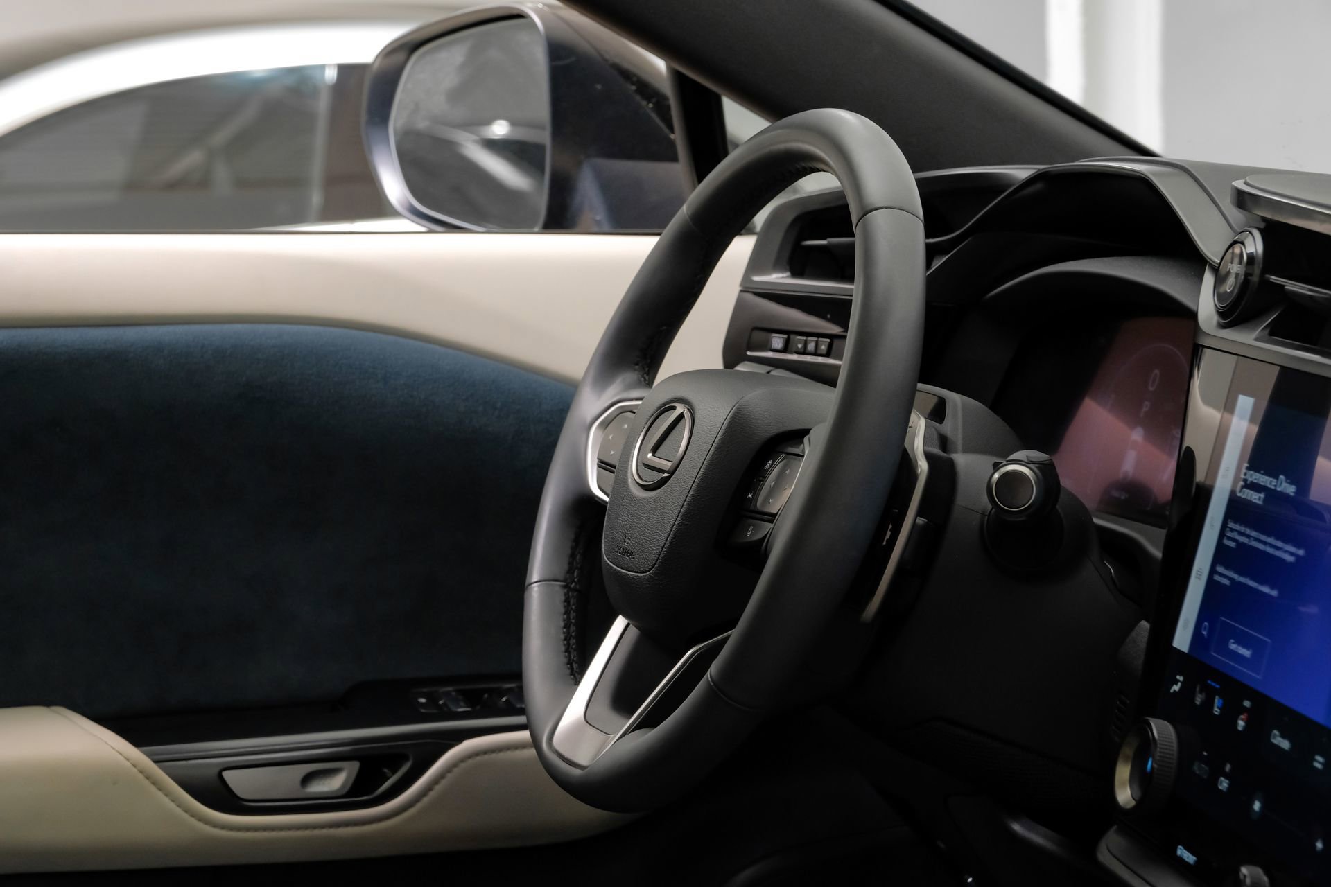 Used 2023 Lexus RZ 450e Premium w/ Accessory Package (2T) image 18