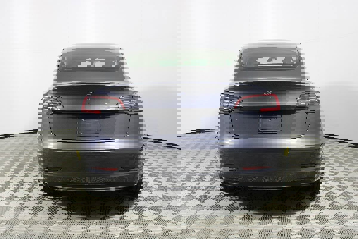 Used 2021 Tesla Model 3 Standard Range Plus image 28