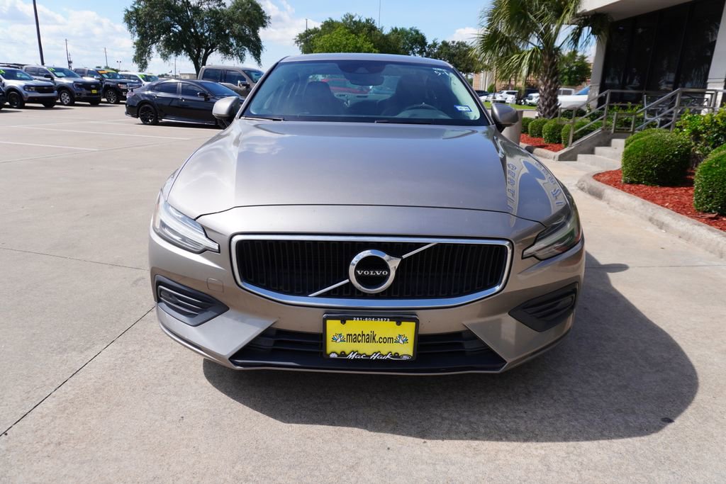 Used 2019 Volvo S60 T5 Momentum w/ Multimedia Package FWD image 2