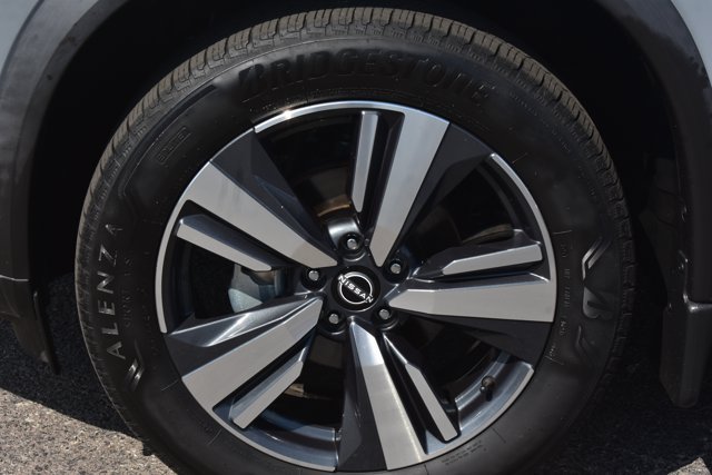Used 2023 Nissan Rogue SL FWD image 10