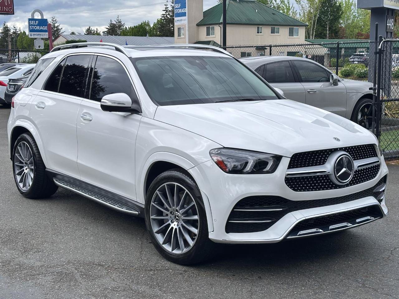 Used 2021 Mercedes-Benz GLE 450 4MATIC w/ AMG Line Exterior image 14
