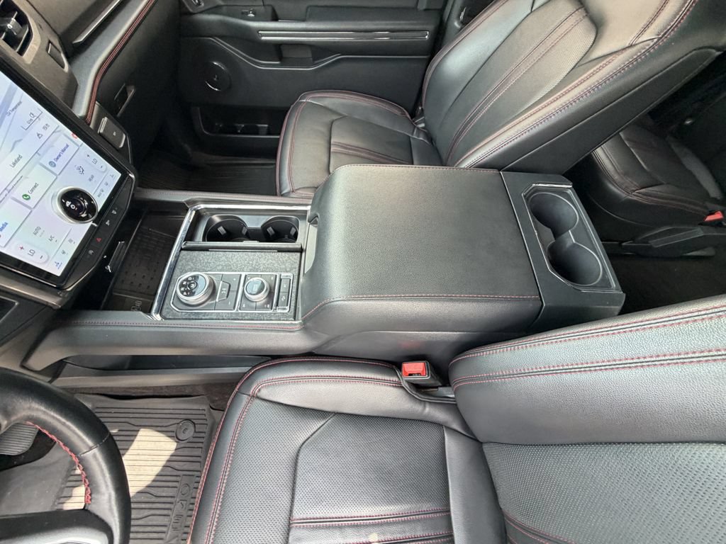 Used 2022 Ford Expedition Limited AWD/4WD image 18