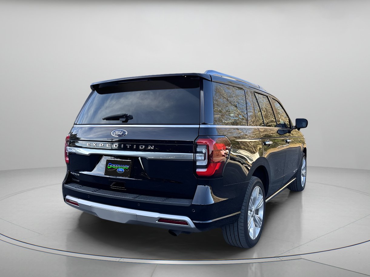 Used 2023 Ford Expedition Platinum image 3