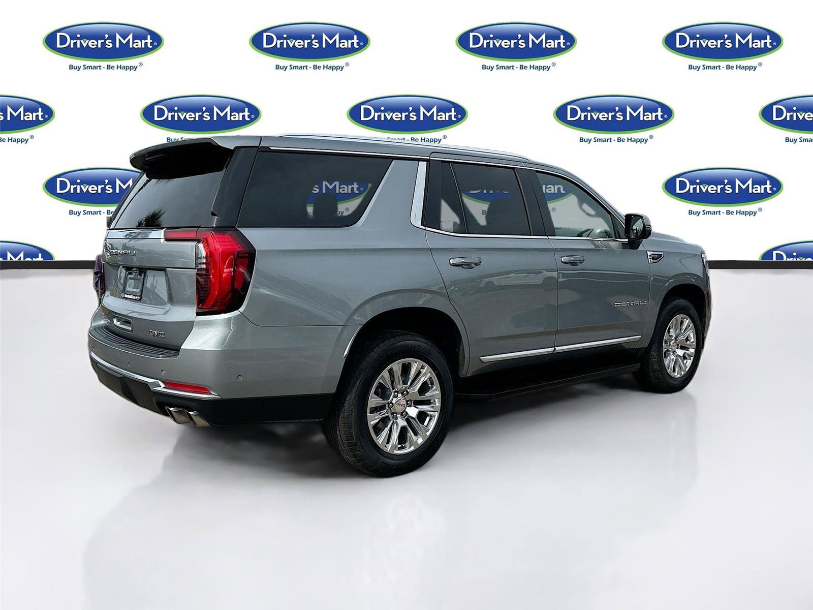 Used 2025 GMC Yukon Denali RWD image 7