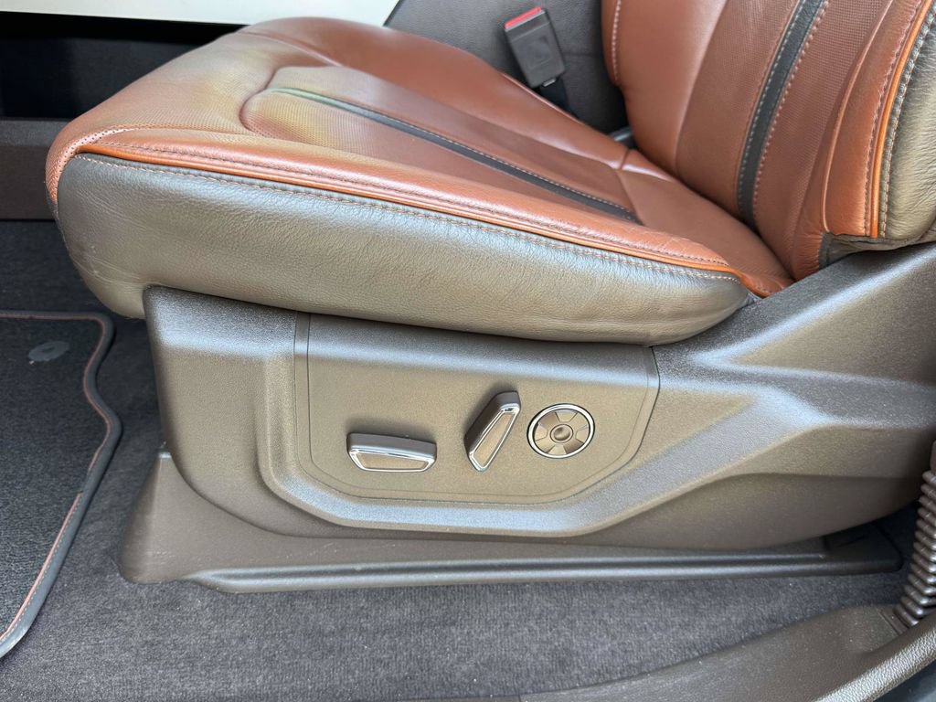 Used 2018 Ford F150 King Ranch w/ Equipment Group 601A Luxury AWD/4WD image 21
