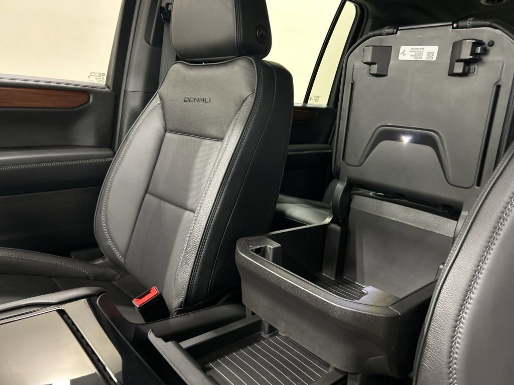 Used 2025 GMC Yukon XL Denali w/ LPO, Floor Liner Package image 29