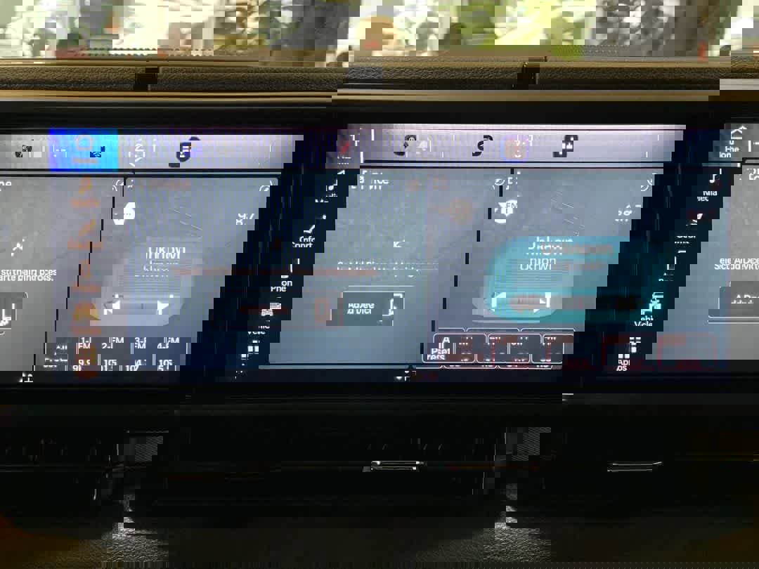 Used 2025 Jeep Wrangler Sport image 18