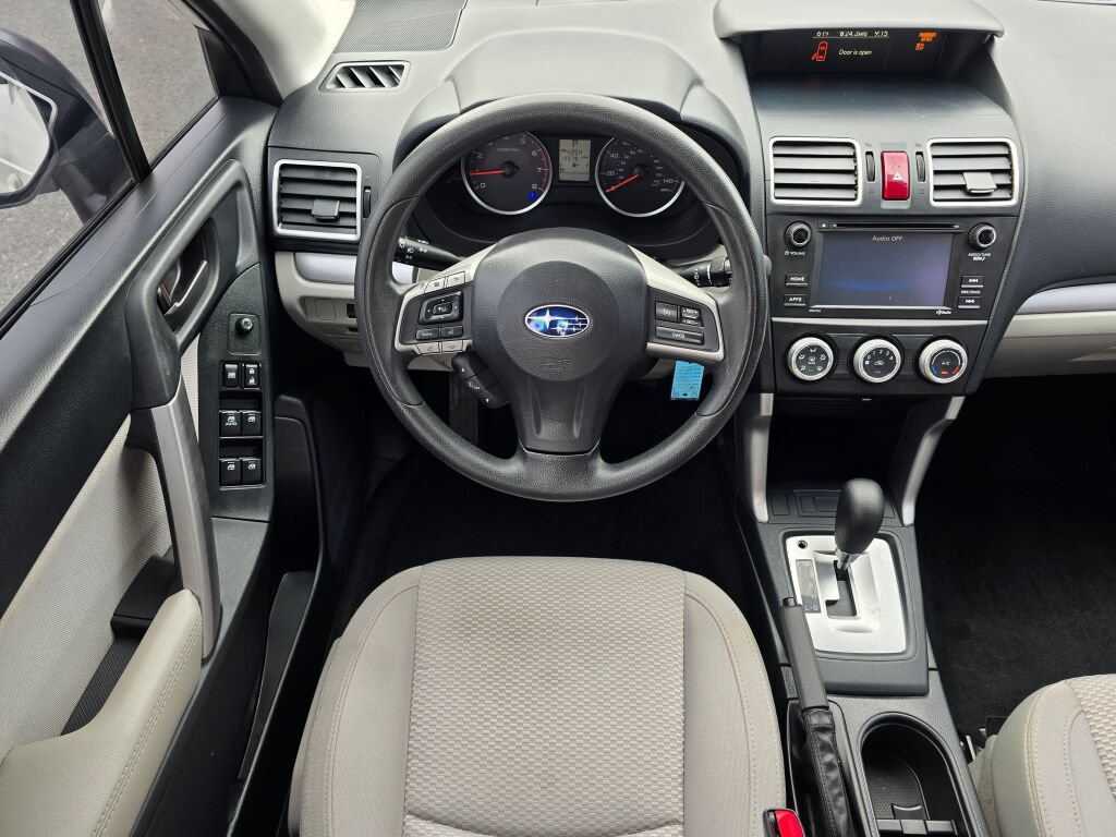 Used 2016 Subaru Forester 2.5i AWD/4WD image 2