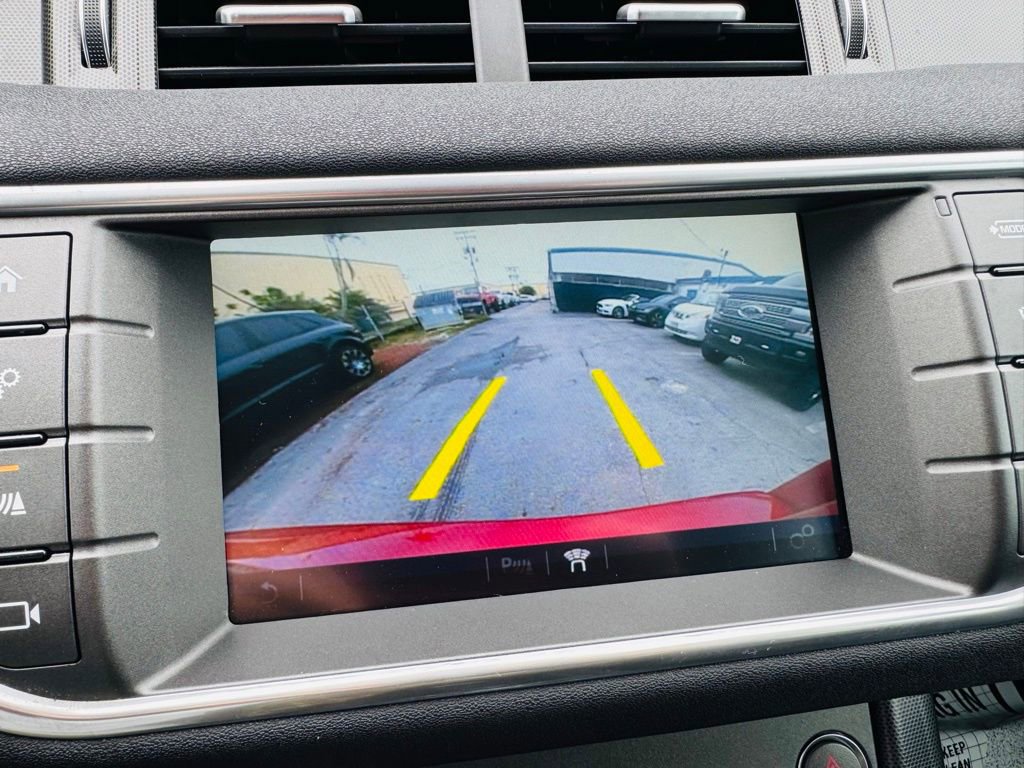 Used 2019 Land Rover Range Rover Evoque SE Premium image 28