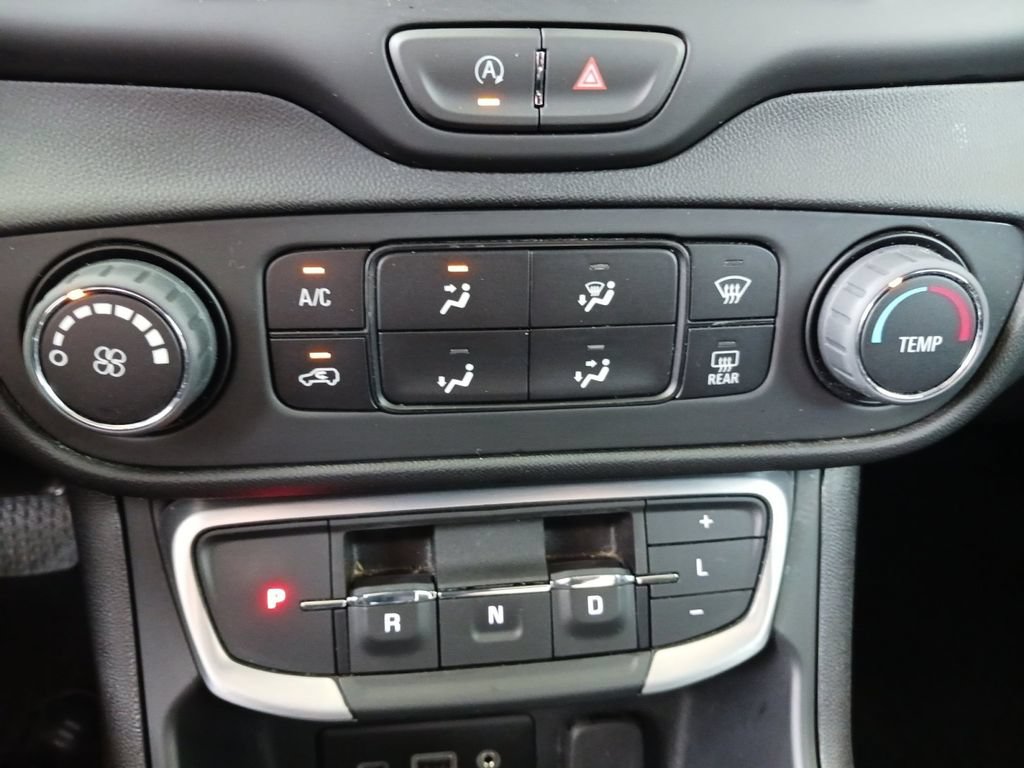 Used 2024 GMC Terrain SLE AWD/4WD image 23