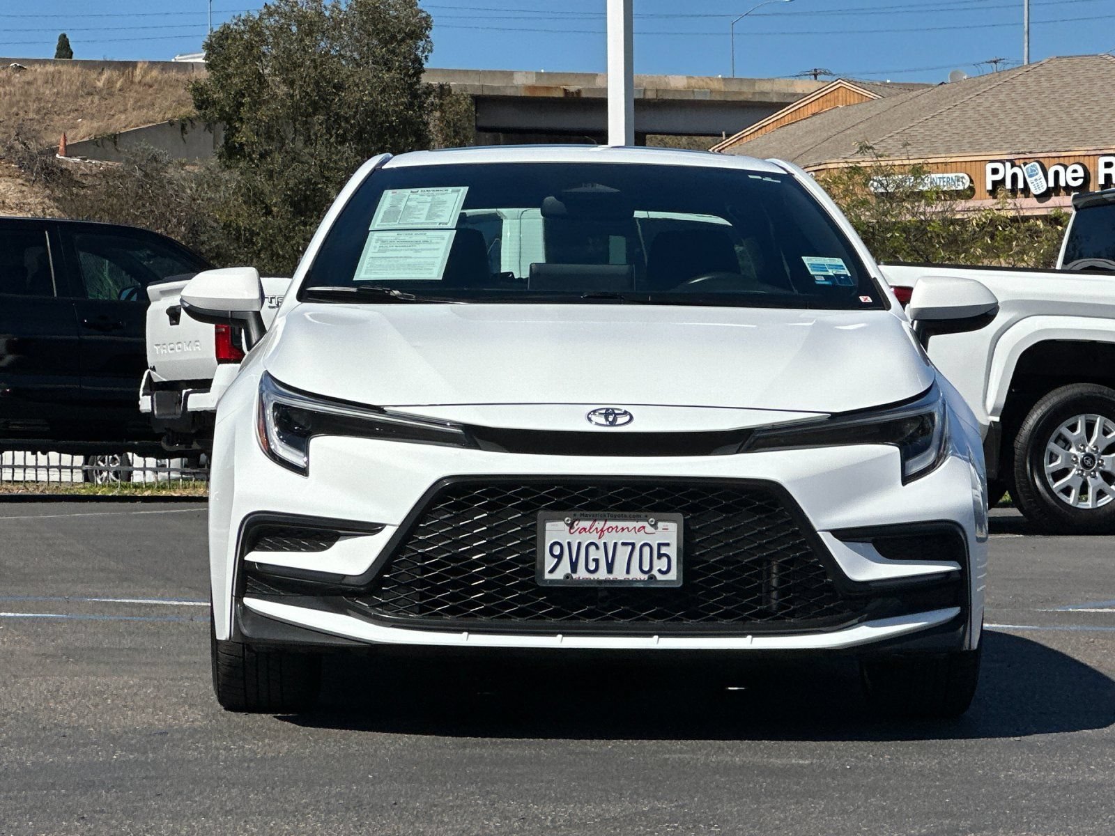 Used 2025 Toyota Corolla SE w/ SE Premium Package FWD image 7