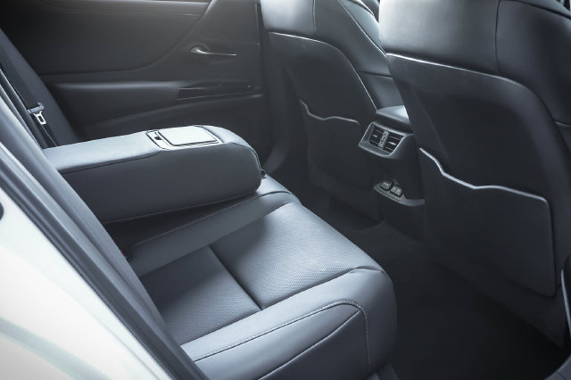 Certified 2025 Lexus ES 350 w/ Premium Package FWD image 24