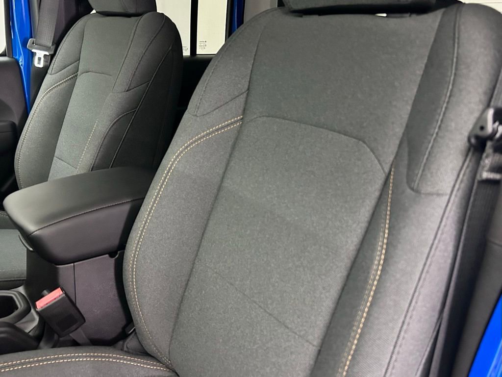 New 2025 Jeep Gladiator Sport image 15