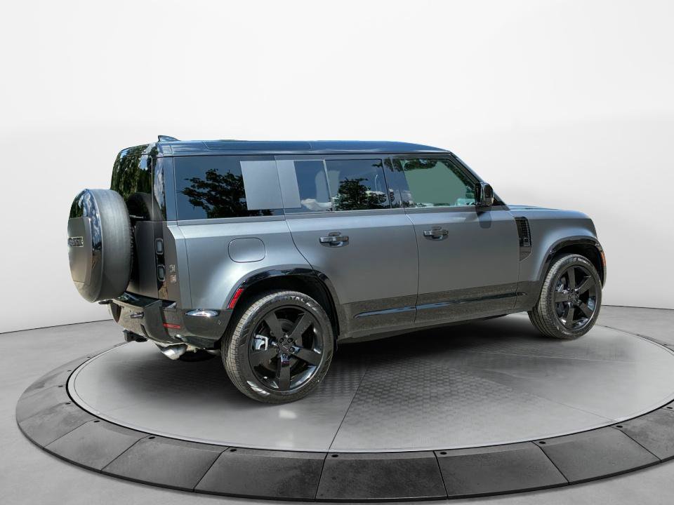 New 2026 Land Rover Defender 110 X-Dynamic SE AWD/4WD image 7