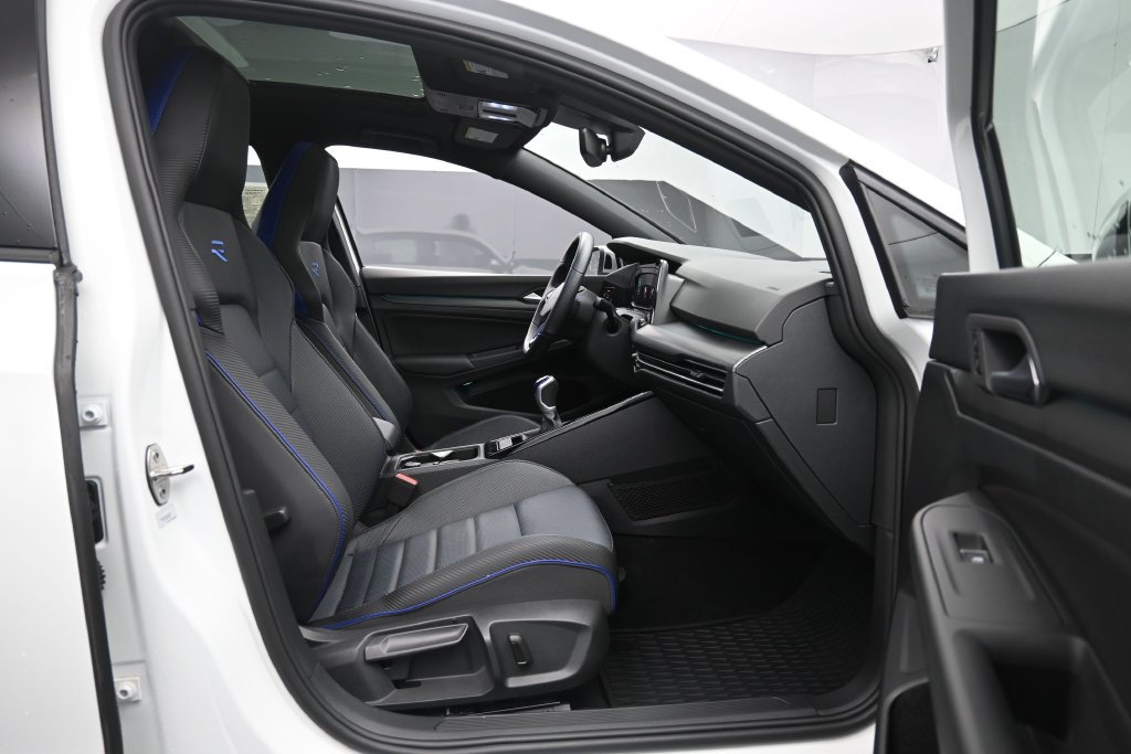 Used 2024 Volkswagen Golf R AWD/4WD image 32