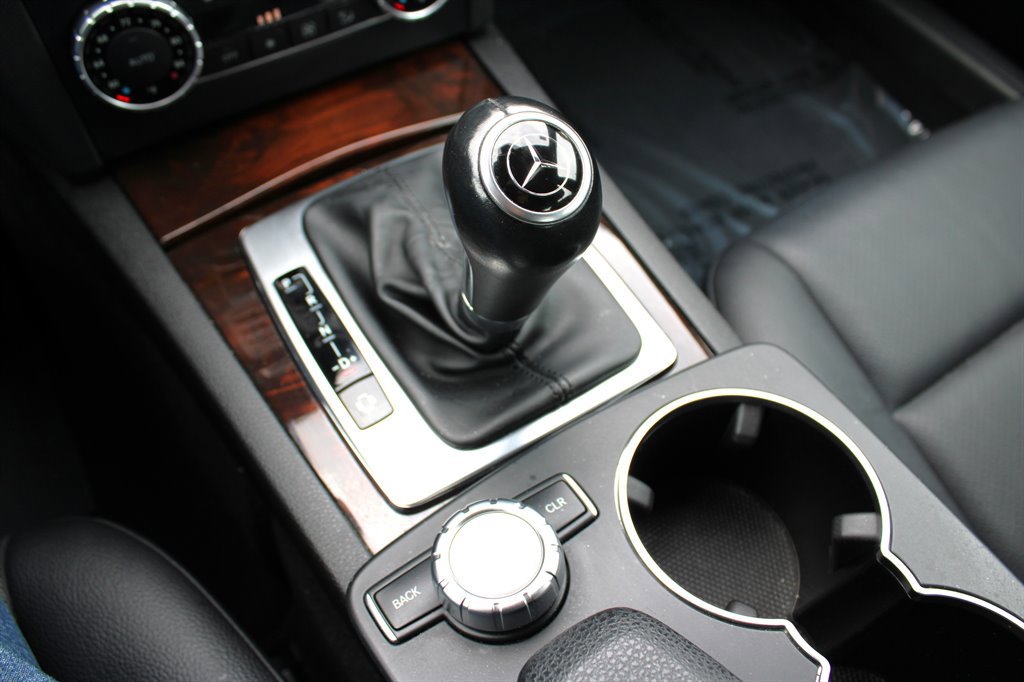 Used 2013 Mercedes-Benz C 250 Luxury image 25