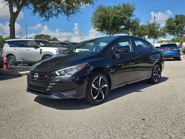 Used 2024 Nissan Versa SR FWD image 4