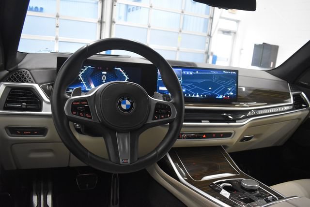 Used 2024 BMW X7 xDrive40i w/ M Sport Package AWD/4WD image 23