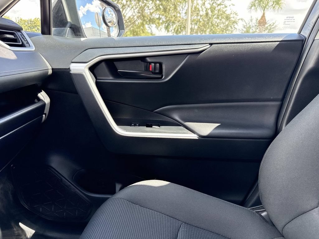Used 2024 Toyota RAV4 LE FWD image 25