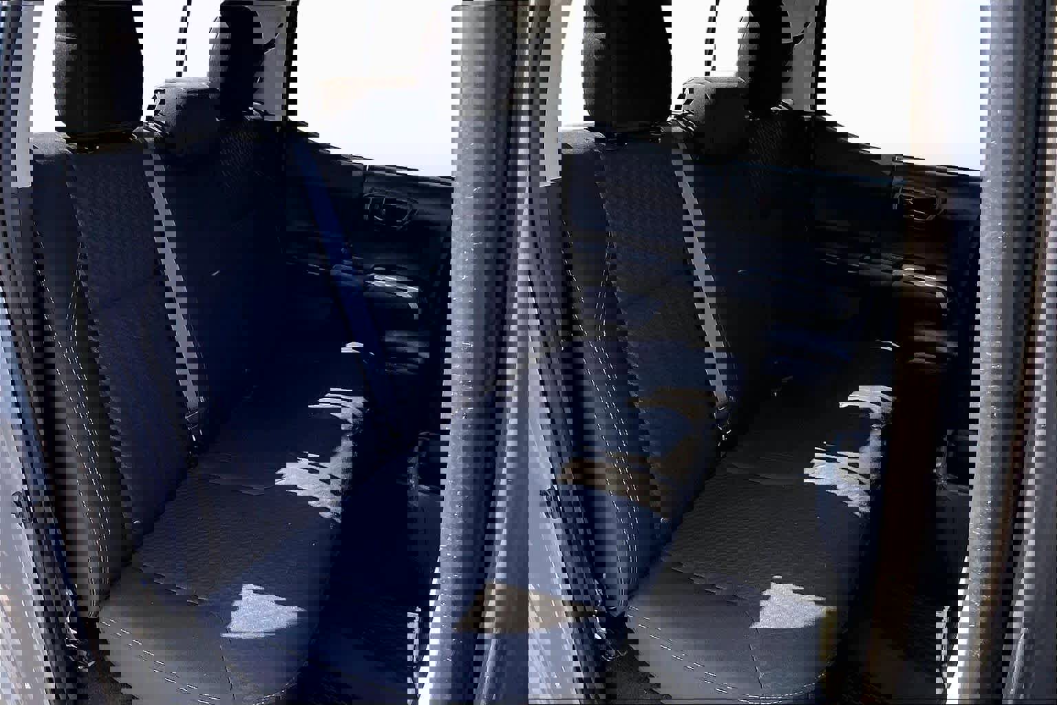 Used 2021 Toyota Tacoma SR5 w/ Trail Edition image 19