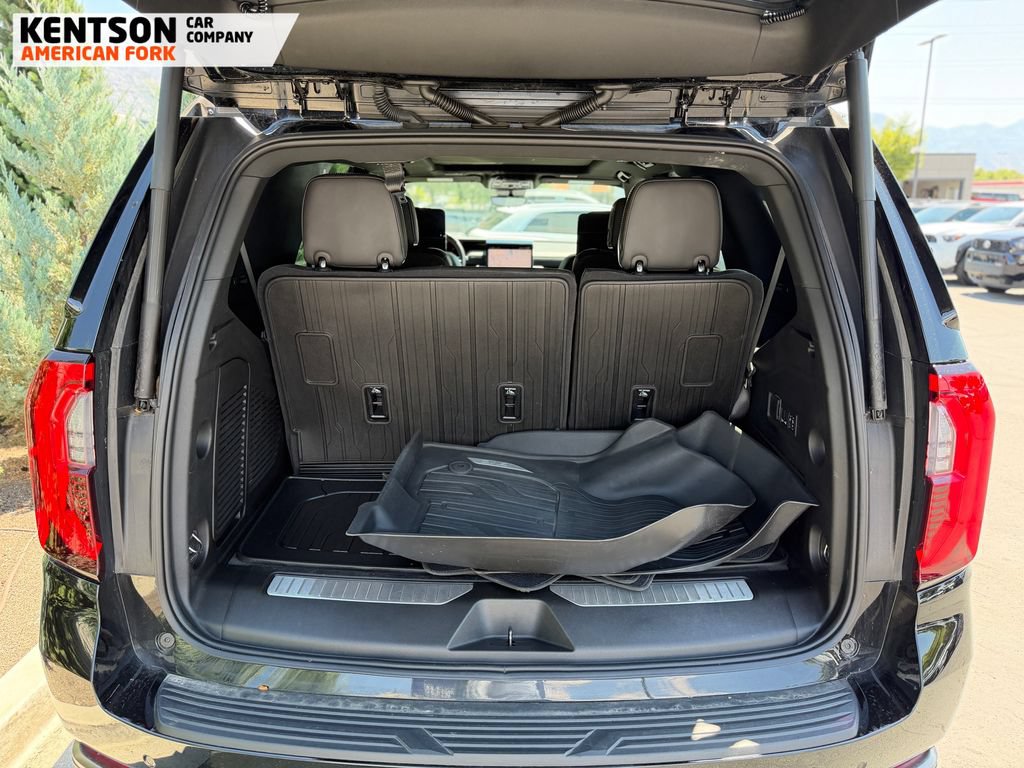 Used 2025 GMC Yukon AT4 Ultimate w/ LPO, Floor Liner Package AWD/4WD image 36